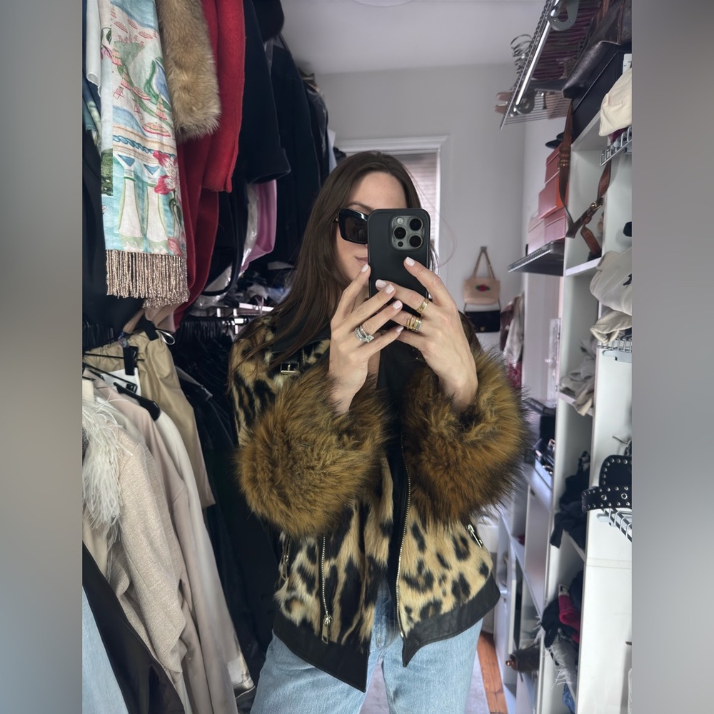 Beautiful Jacket🐆 - Picture 2 of 7